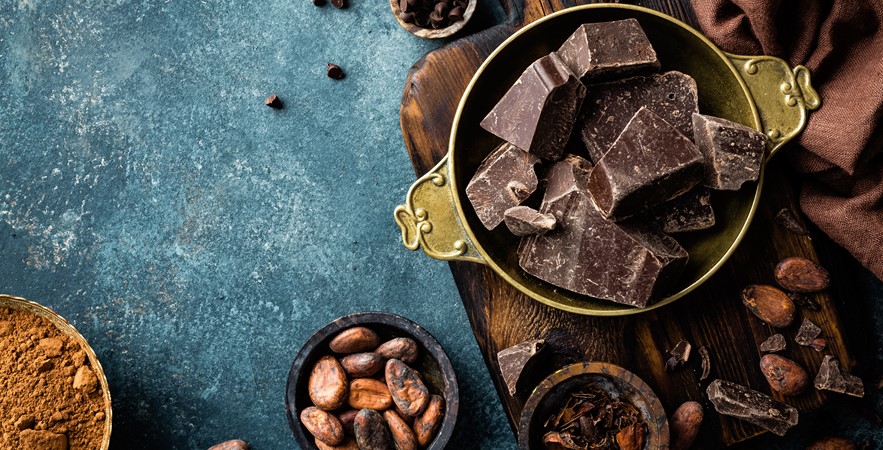 Γιατί πρέπει να εντάξετε τη σοκολάτα και άλλες υπερτροφές στην καθημερινότητα σας